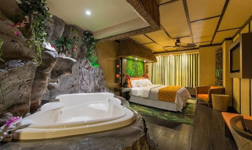 hotels with jacuzzi in room​